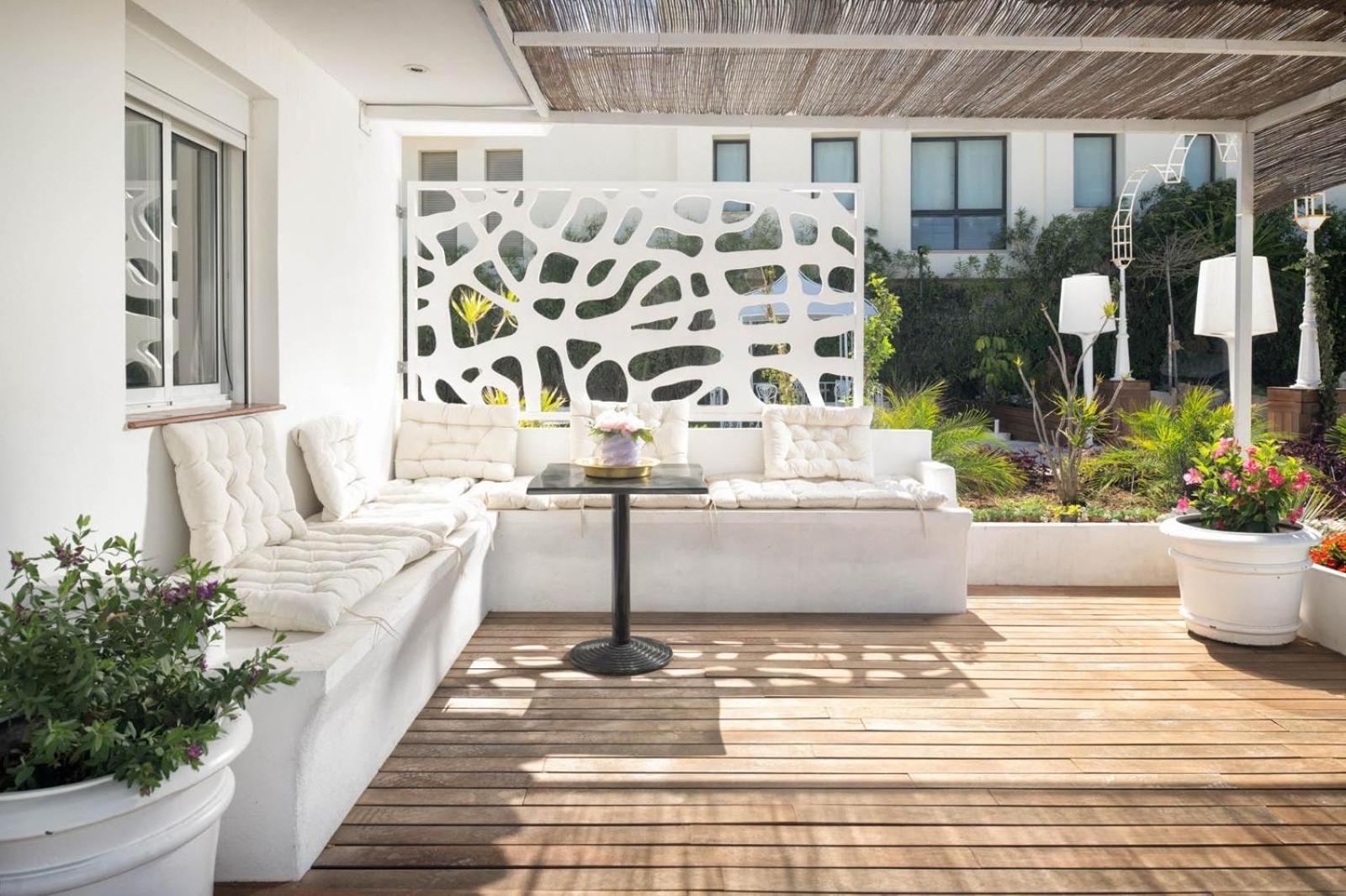 Two-Bedroom Deluxe Apartment with Balcony