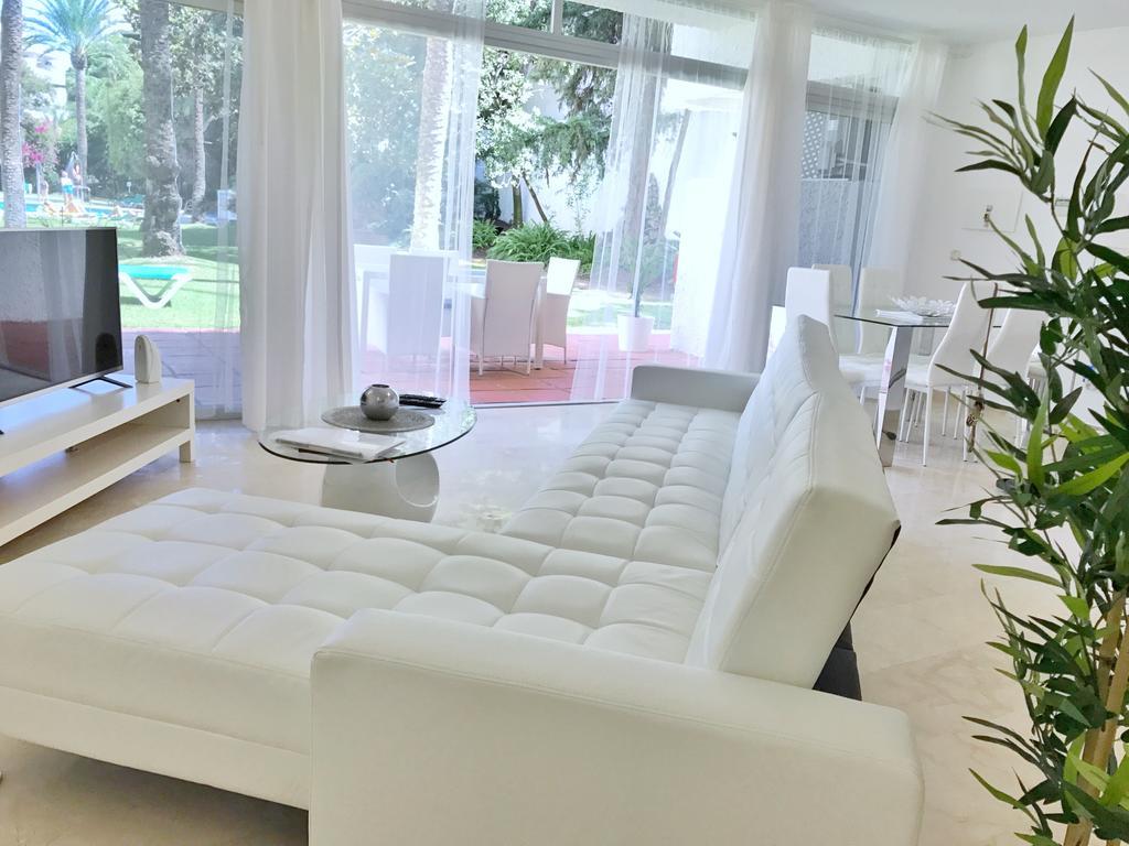 Apartment with 2 En-Suite Bedrooms and Pool Views