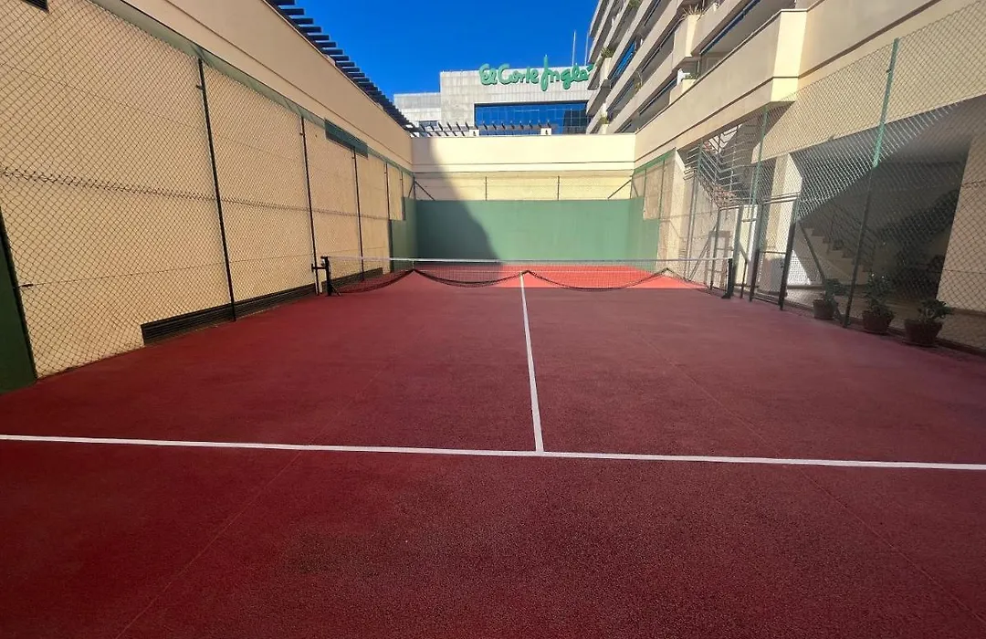 Heart Of Puerto Banus Newly Renavated Free Parking , Wifi ,Pool,Gym,Padel Court-1