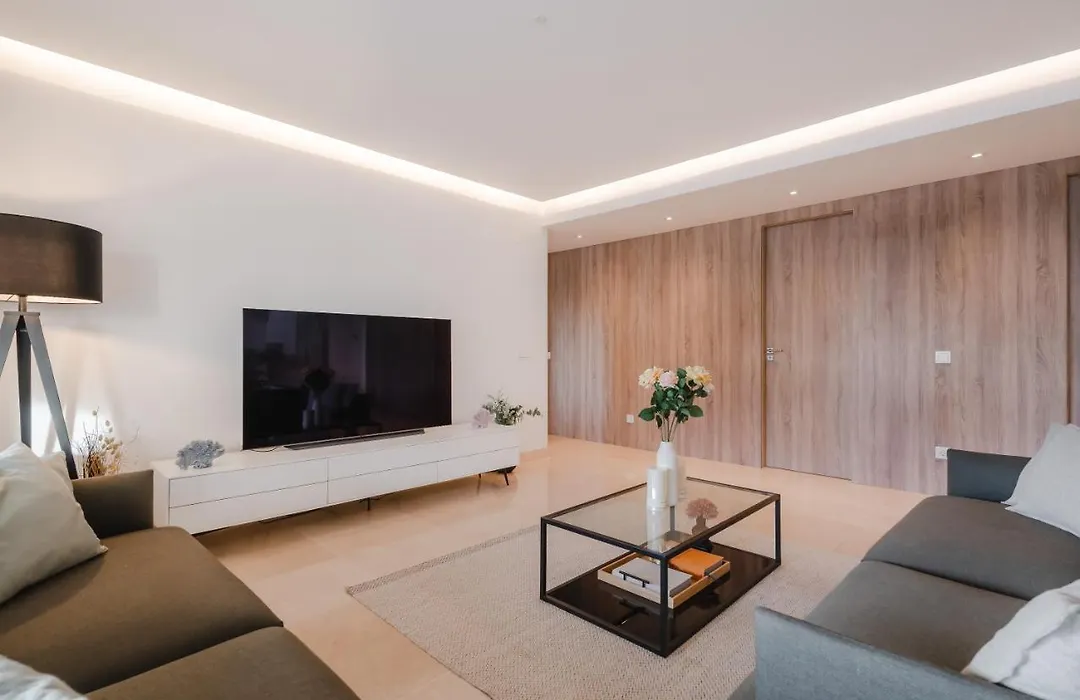Penthouse - Royal Banus-1