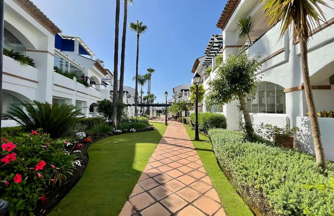Solguest Apt A 7 Minutos De Puerto Banus 1ª Linea Playa!!!-1