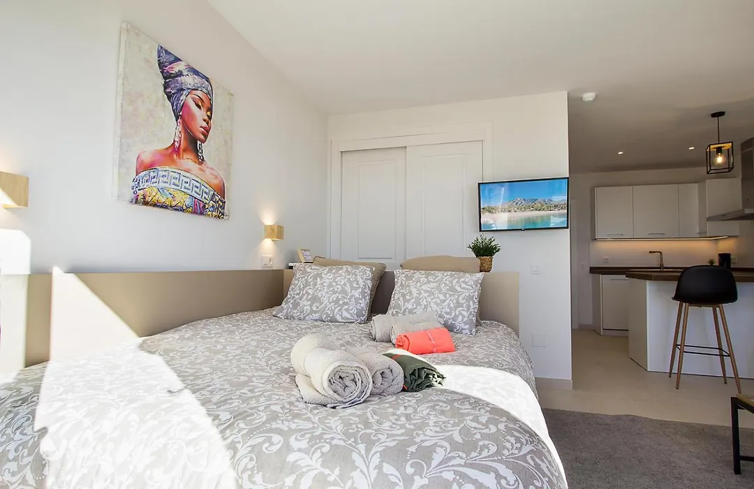 Beach Front Studio In Elviria-1