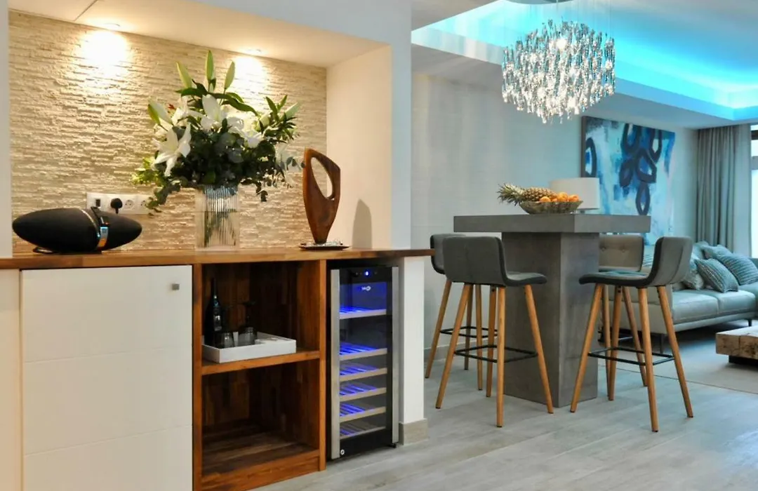 Luxury Apartment In La Isla, Puerto Banus-1