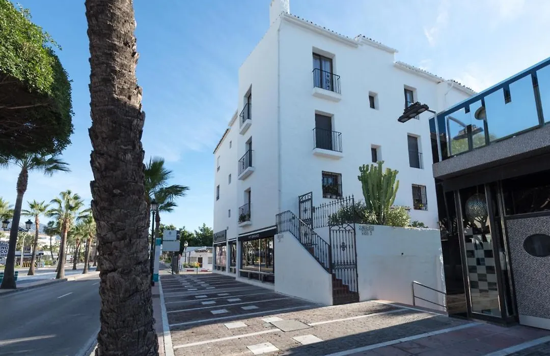 Puerto Banus Frontline Apartment With Amazing Sea Views-1