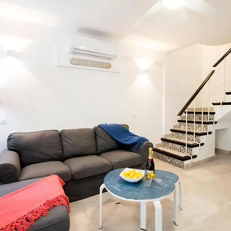 Perfectly Located Beachside Apartment In Elviria Marbella-2