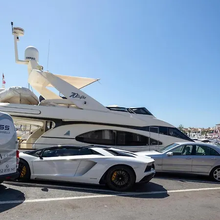 Luxurious Frontline Penthouse In Puerto Banus-3