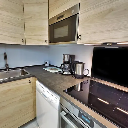Diana 206. Completely Renovated Apartment On The Beachfront.-2