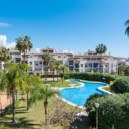 Lovely 2-Bed 10 Mins Walk From Puerto Banus-3