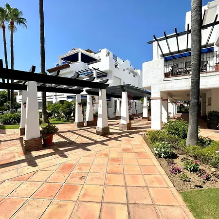 Solguest Apt A 7 Minutos De Puerto Banus 1ª Linea Playa!!!-3