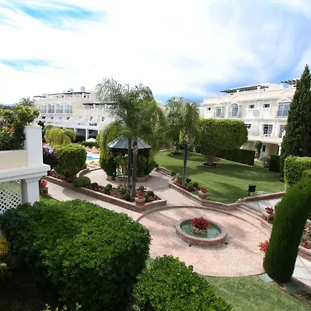 Spacious 2 Bed Duplex In Aloha Gardens Close To Puerto Banus-2
