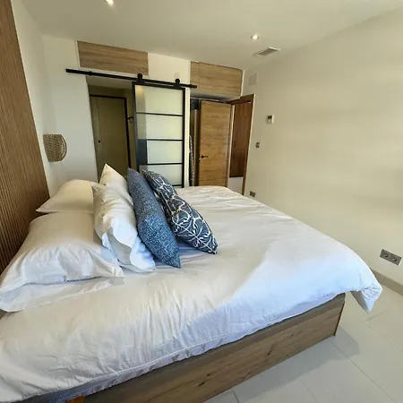 Marbella Beachfront Apartment-2
