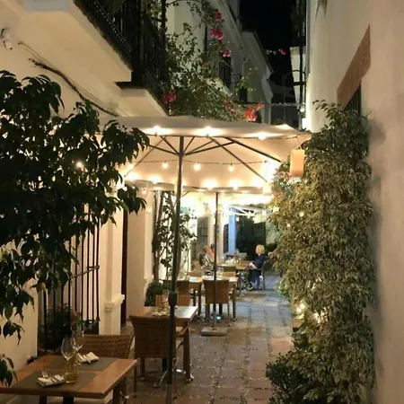 Precioso Y Acogedor Atico Old Town-2
