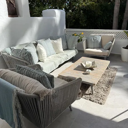 Luxury Apartment In La Isla, Puerto Banus-3