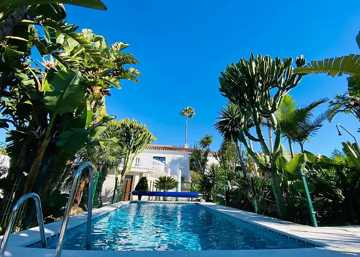 Apartments With Tropical Garden And Sea Water Pool Marbella