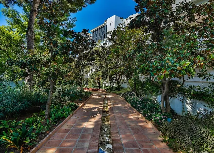 Jardines De Las Golondrinas Marbella