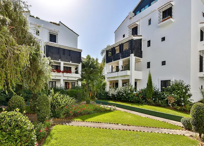 Jardines De Las Golondrinas Marbella