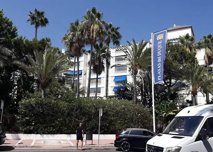 Familiar Y Luminoso Apartamento Exclusivo. Marbella