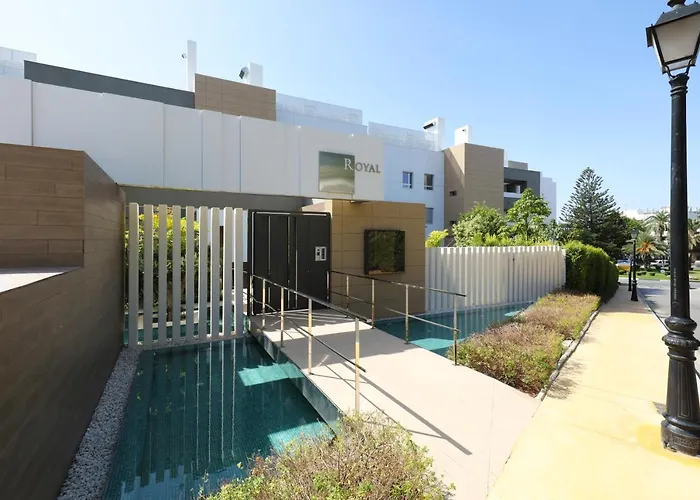 New Modern 3 Bed Apartment Puerto Banus Marbella