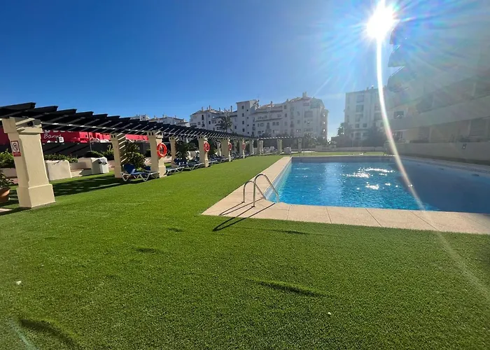 Heart Of Puerto Banus Newly Renavated Free Parking , Wifi ,Pool,Gym,Padel Court Apartment Marbella