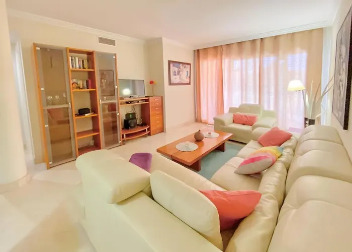 Apartamento En Los Patios De Santa Maria Golf Marbella