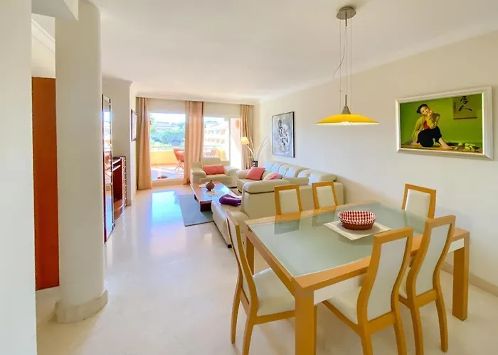 Apartamento En Los Patios De Santa Maria Golf Marbella