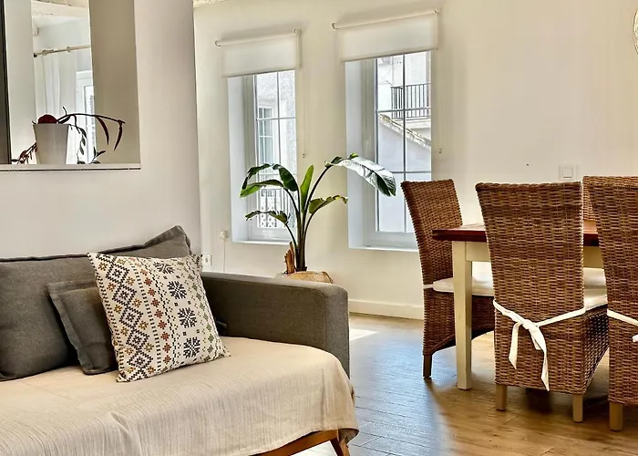 Old Town Modern Flat, 4 Minutes From Beach - Eaw Homes Marbella