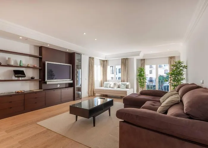 Bright Elegant 3Bdr Apartment In Puerto Banus Marbella