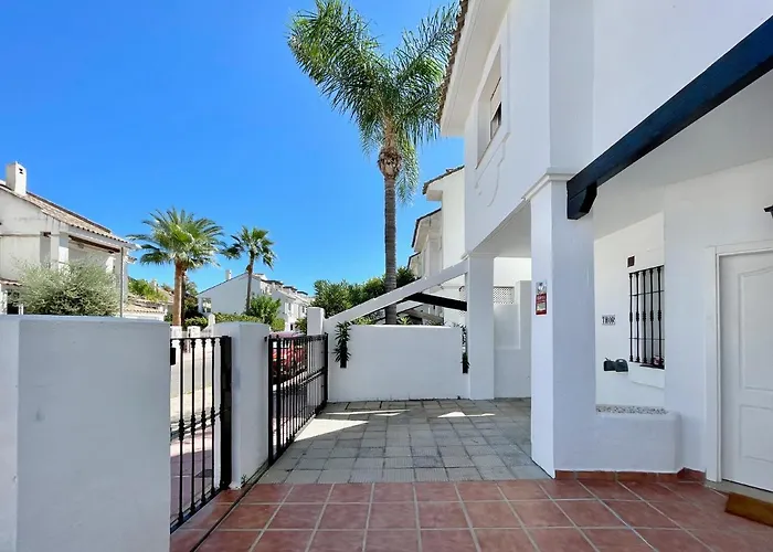 Unique Townhouse In Front Of Puerto Banus Apartment Marbella
