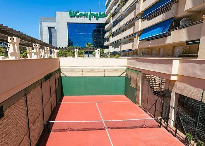 Marbella Home Rentals - Marina Banus, Puerto Banus, 2Br Spacious, Parking & Pool