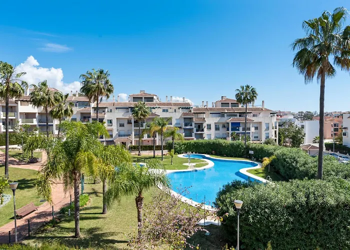 Lovely 2-Bed 10 Mins Walk From Puerto Banus Marbella