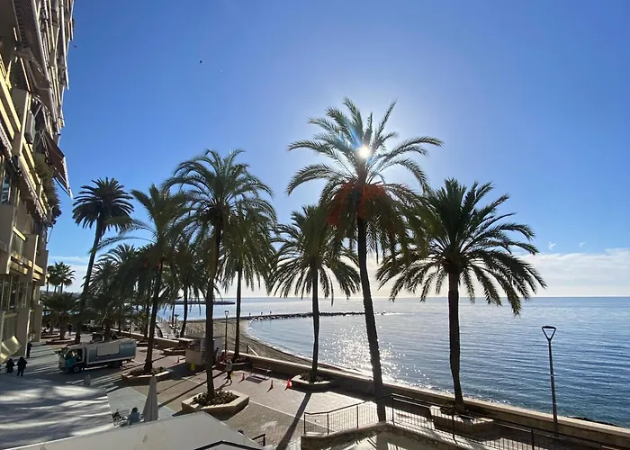 Marbella Beach Front Edificio Mayoral Centro Ciudad Primera Linea Muy Espacioso Acceso Directo Playa
