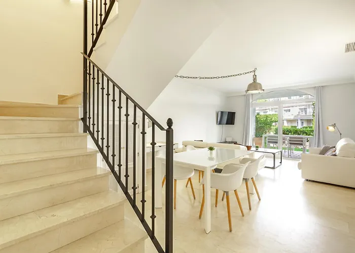 Spacious 2 Bed Duplex In Aloha Gardens Close To Puerto Banus Marbella
