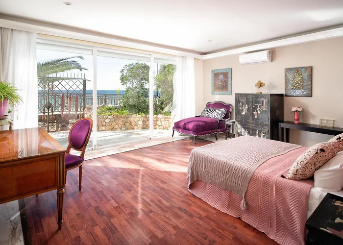 Casa Honey First Line Villa-Puerto Banus Golden Mile Marbella