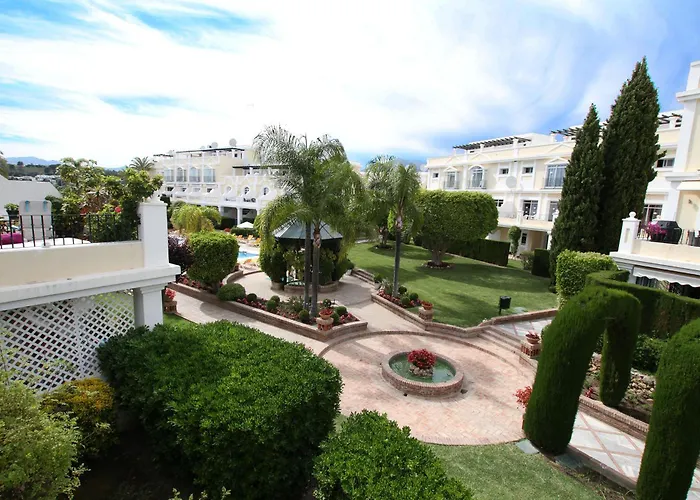 Spacious 2 Bed Duplex In Aloha Gardens Close To Puerto Banus Marbella
