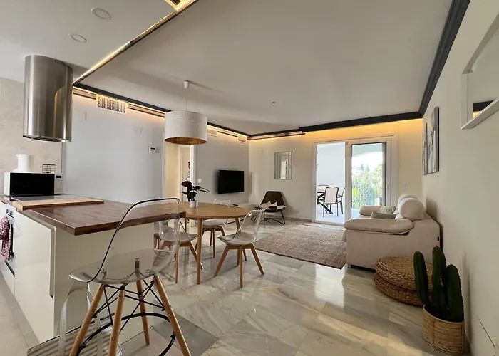Jardines Del Puerto Apartment For Up To 6, Totally Refurbished 2025, Gardens, Pools, Garage, Wifi Marbella
