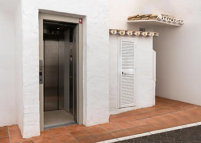 243-Fully Renovated-Puerto Banus Marbella Front Line Penthouse Apartment