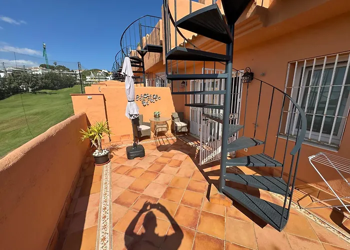 Marbella Deluxe Rooms In Royal Cabopino Townhouse