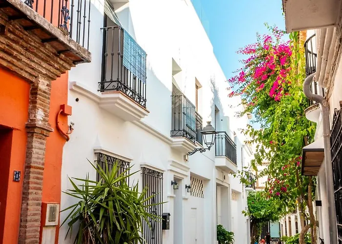 House In The Old Town Of Marbella With Private Pool And Free Parking Apartment