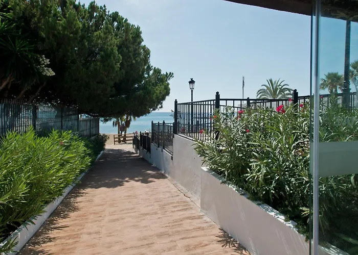 Beachside Luxury Apartment In Puerto Banus - Club Playas Del Duque Marbella