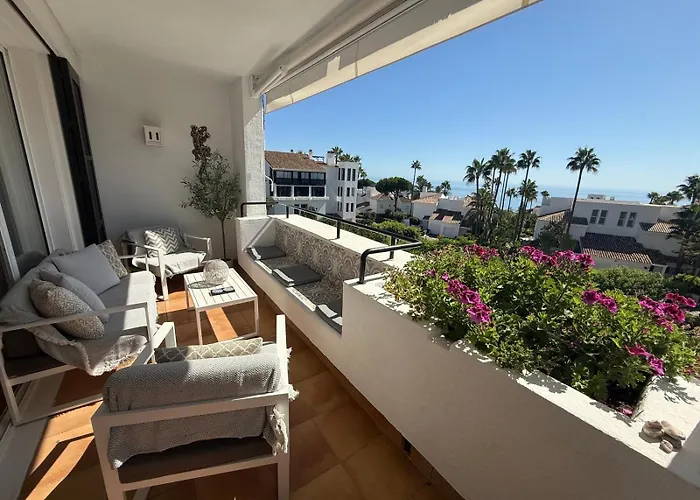 Jardines De Las Golondrinas Marbella With Sea Views