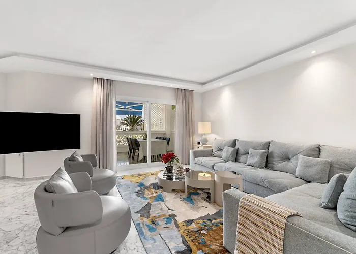 Modern And Large Apartment In The Heart Of Puerto Banus Marbella