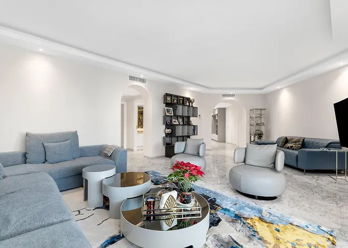 Modern And Large Apartment In The Heart Of Puerto Banus Marbella