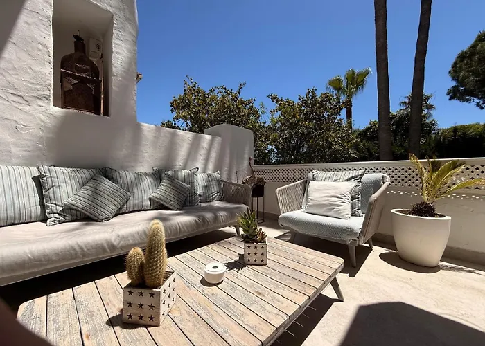 Luxury Apartment In La Isla, Puerto Banus Marbella