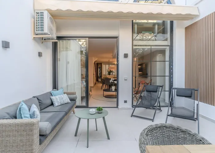 Marbella Center Beachfront With Private Patio