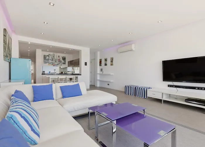 Modern Frontline Puerto Banus Apartment M2 Marbella